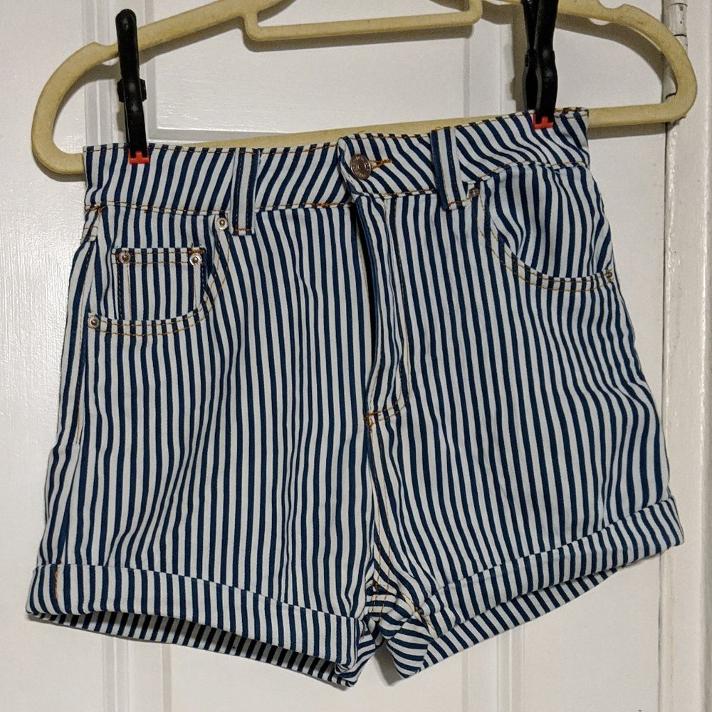 NWT - Short Woven Pinstripe High-Rise Shorts